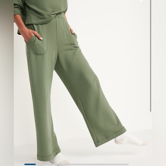 Old Navy Pants - Old navy cozy knit wide leg lounge pants with pockets